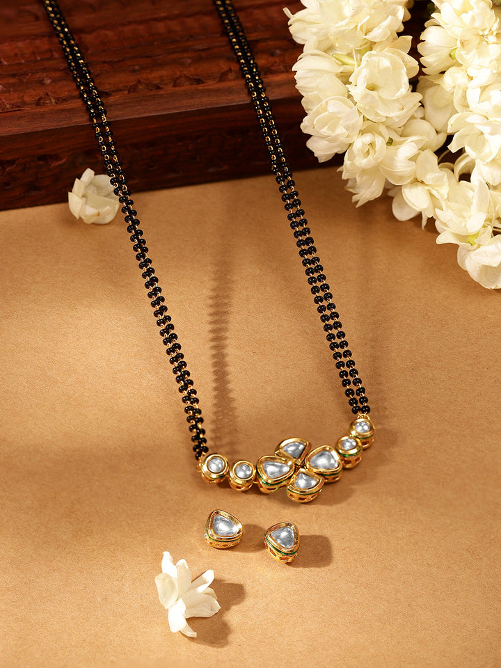 Priyaasi Floral Design Simple Manglasutra pendant with kundan stud earrings