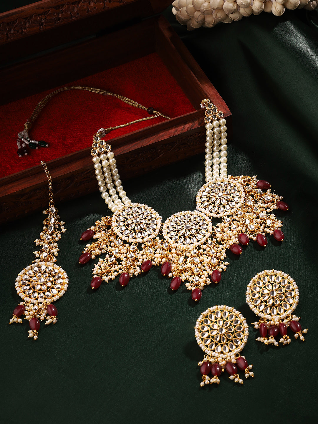 Priyaasi An Infinite of Glamour collection of Chandbali Jewellery Set
