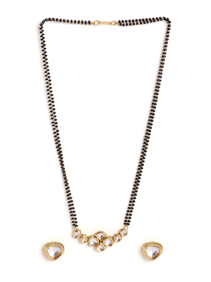 Priyaasi Floral Design Simple Manglasutra pendant with kundan stud earrings