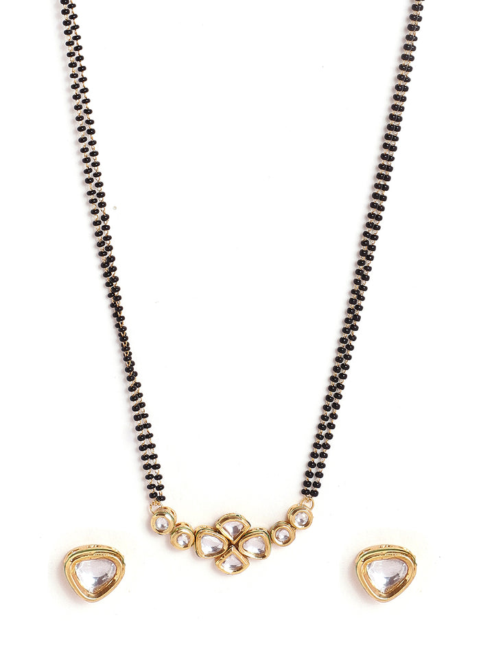 Priyaasi Floral Design Simple Manglasutra pendant with kundan stud earrings