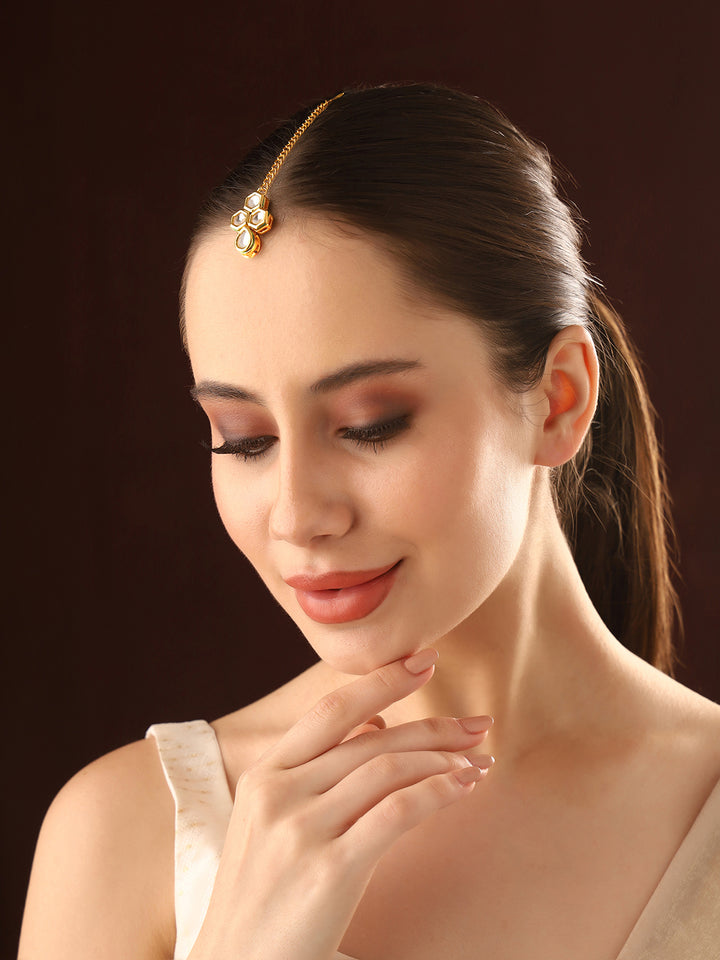 Priyaasi A Maangtika adorned with Exquisite Kundans and Floral Elegance