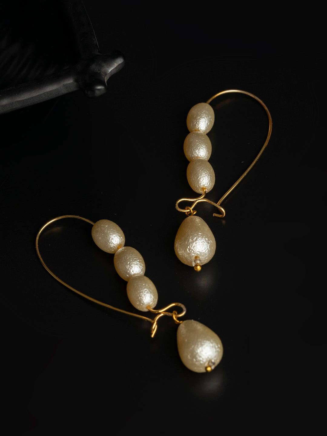 Delicate Pearl Drop Earring