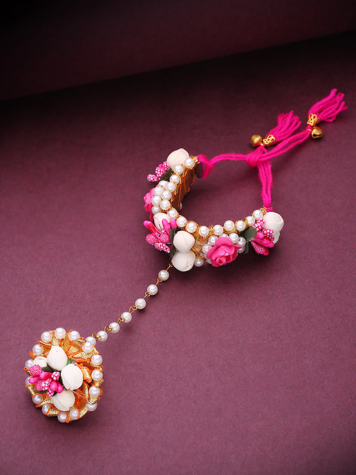 Priyaasi Floral Handcrafted Hathphool in Pink and White Color