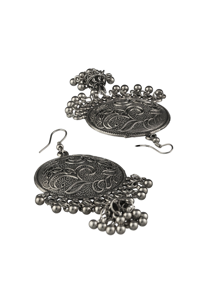 Round Leaf Pattern Oxidized Silver Maang Tikka with Earrings