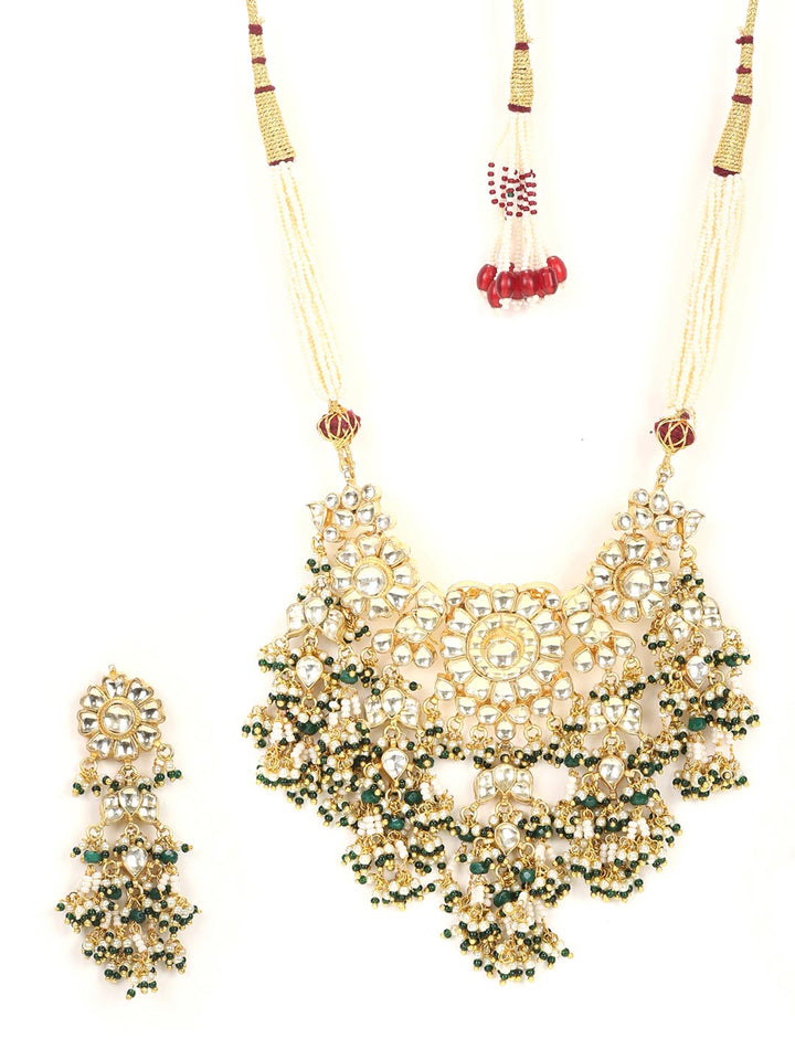 Chunky Tale - Pachi Kundan White Beads Gold Plated Jewellery Set