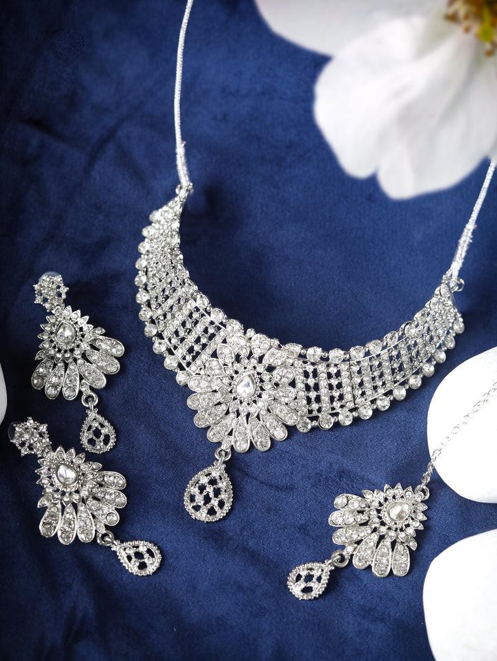 Floral Luster - Kundan Silver Plated Choker Set with MaangTikka