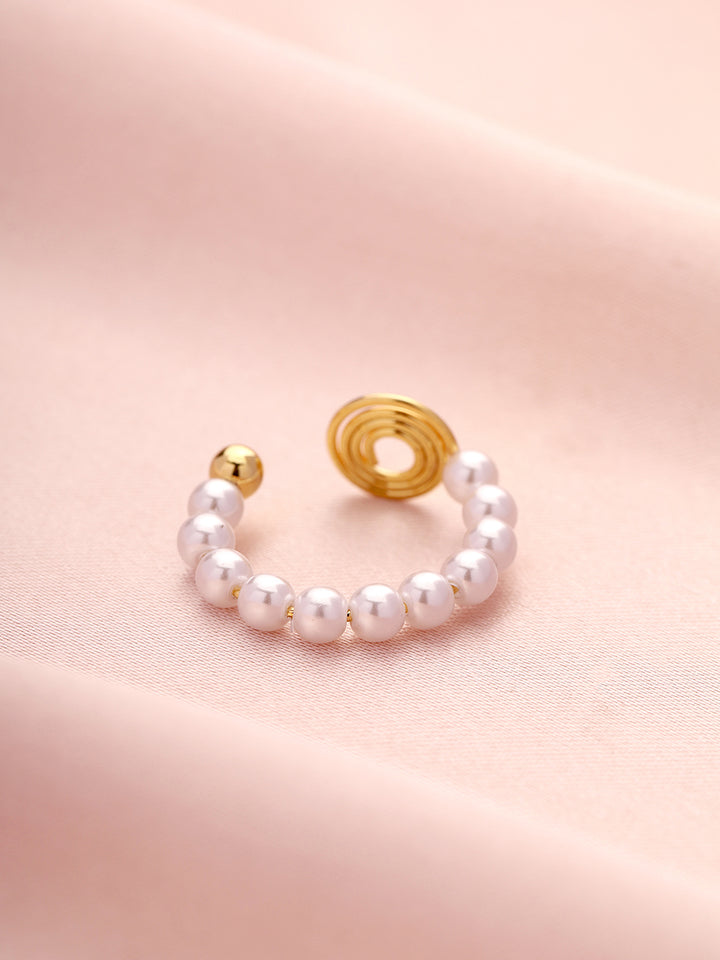 Prita Stylish Pearl Elegance Ring