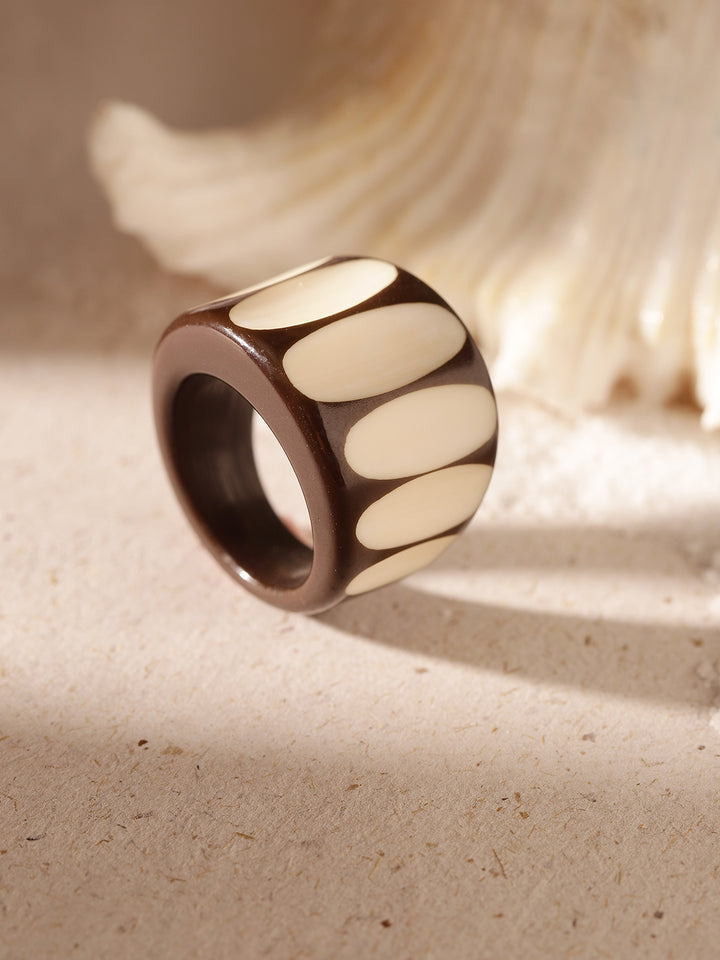 Priyaasi Black Floral Ring