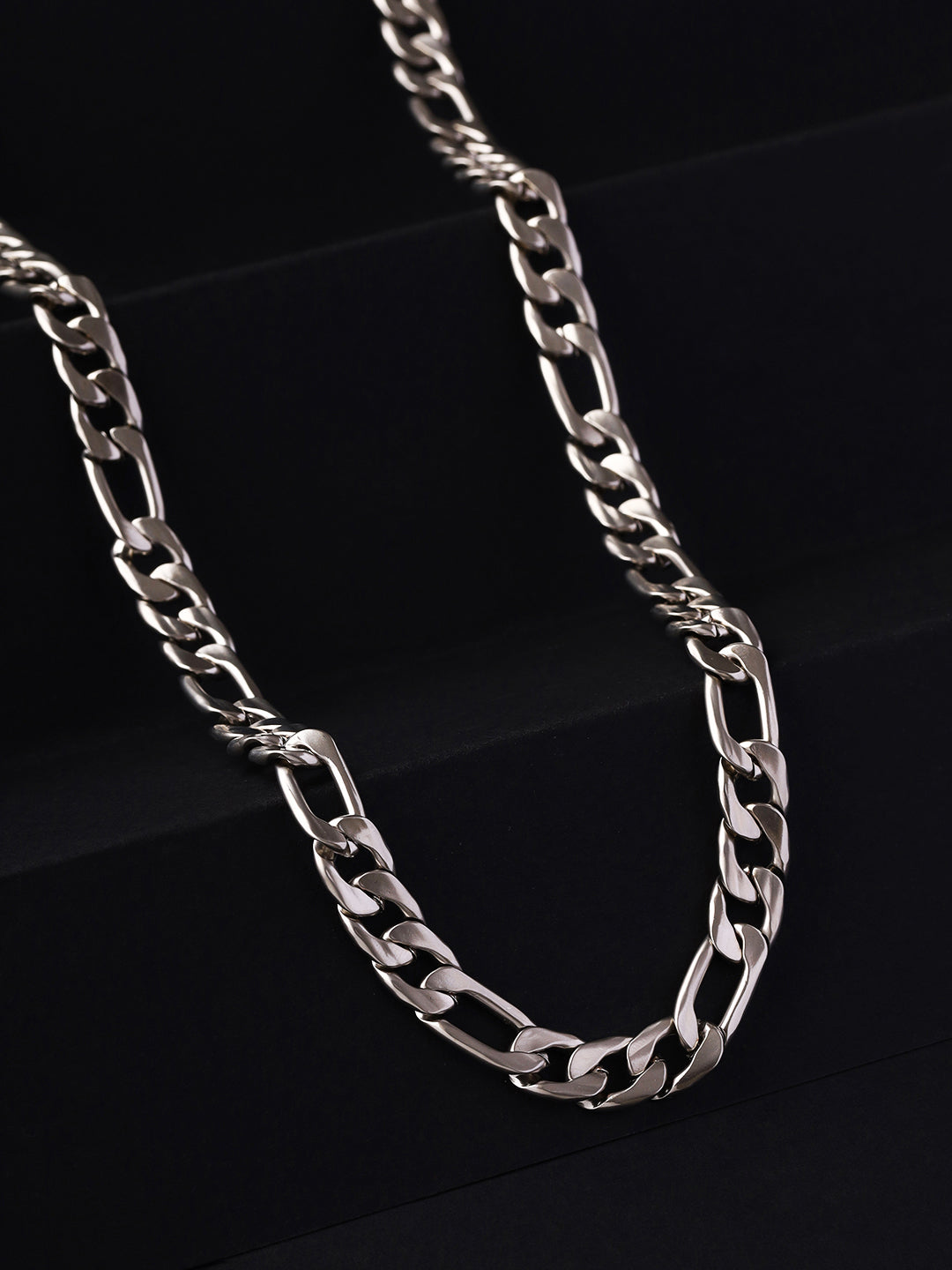 A Guide to Stylish Silver-Plated Chain for Men