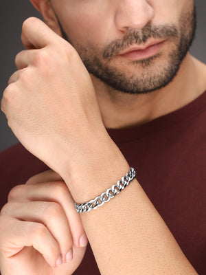 A silver plated men bracelet