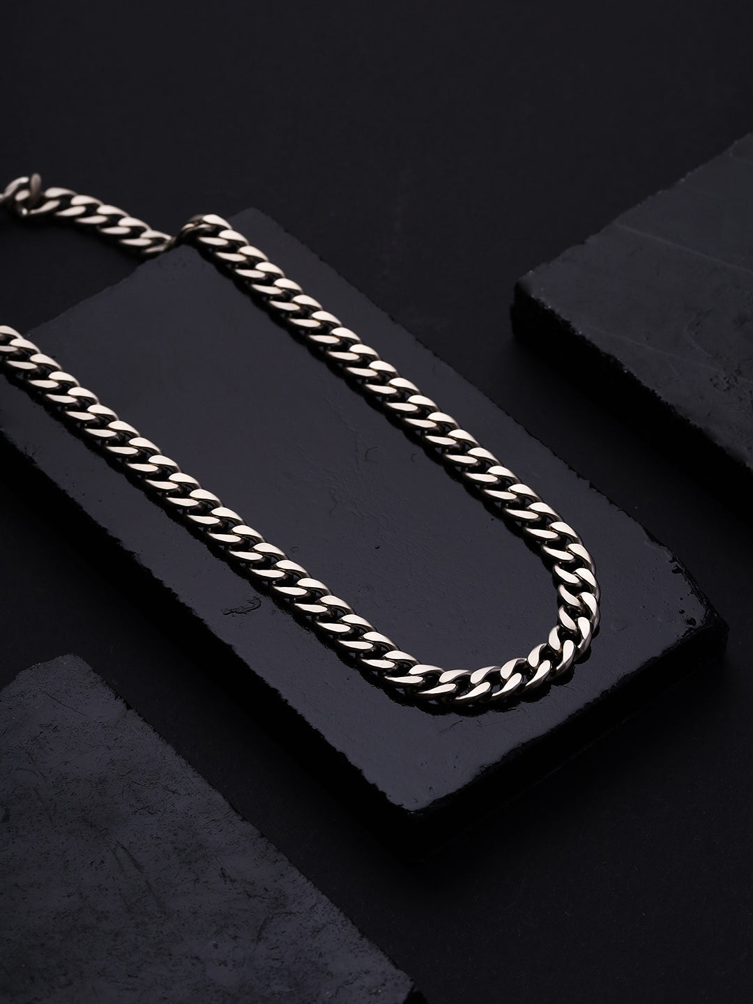 A silver plated men bracelet