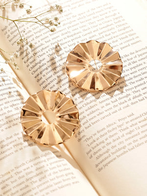 Fancy Floral Pattern Elegant Gold Plated Stud Earrings