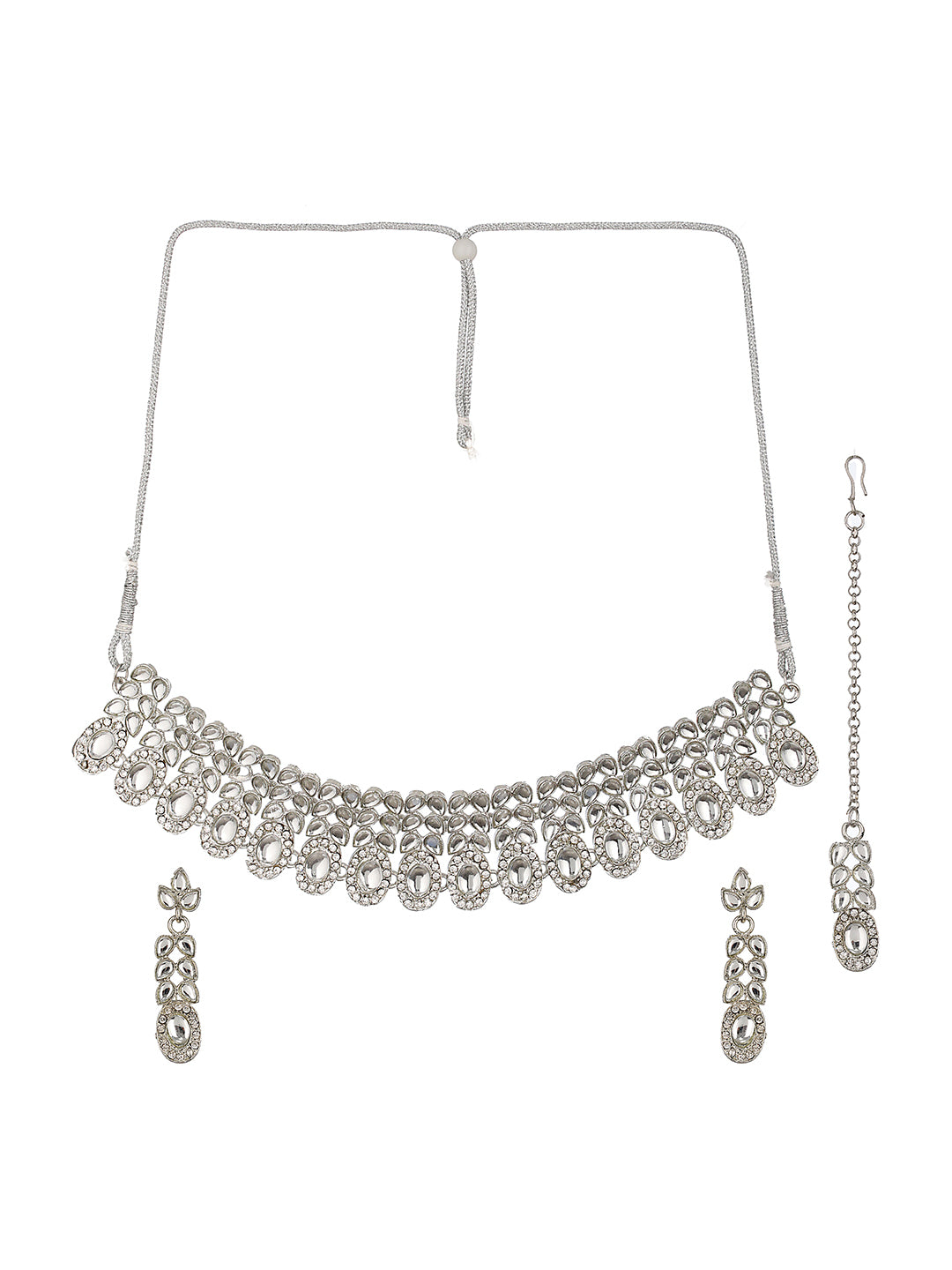 Studded Oval Leaves Silver-Plated Choker Jewellery Set with Maangtikka