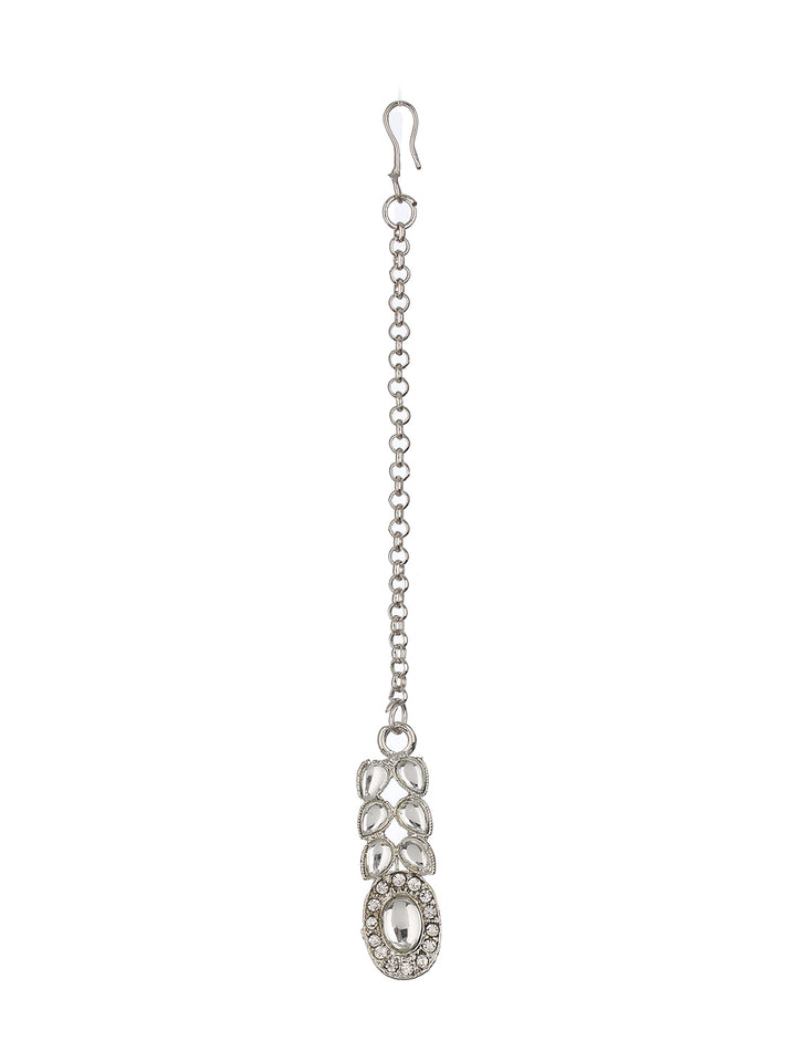 Studded Oval Leaves Silver-Plated Choker Jewellery Set with Maangtikka