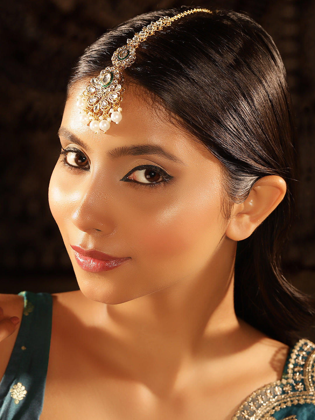 Kundan Floral Pattern Pearl Beads Gold Plated Green Style Maangtika