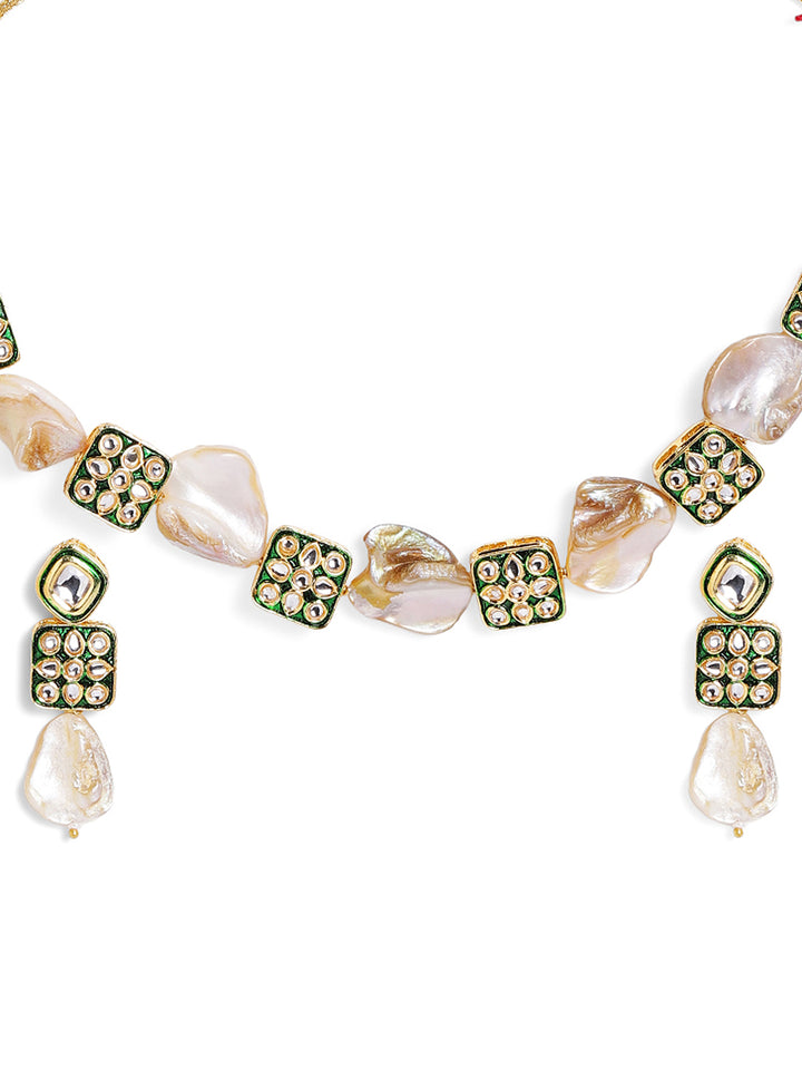 Kundan Green Styles Geometric Pattern Gold Plated Choker Necklace and Drop Earrings Jewellery Set