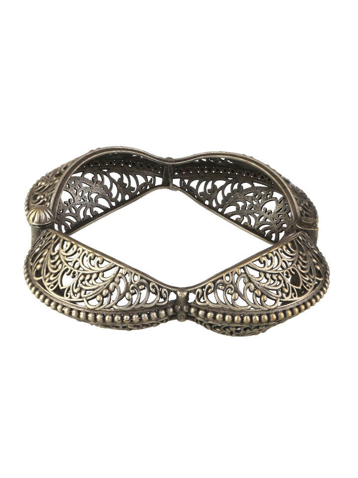Priyaasi Designer Leaf Motif Oxidised Silver Bracelet