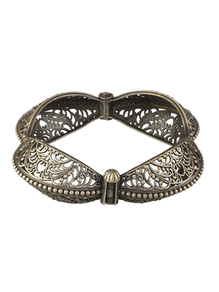 Priyaasi Designer Leaf Motif Oxidised Silver Bracelet