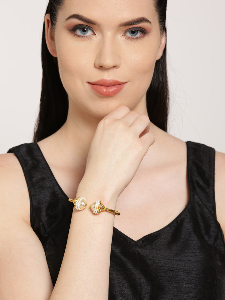 Gold-Toned Kundan Studded Floral Pattern Adjustable Bracelet