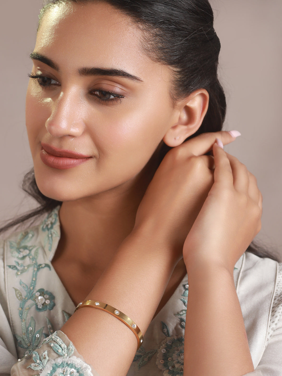 Priyaasi Minimal Solid Studded Gold-Plated Bracelet