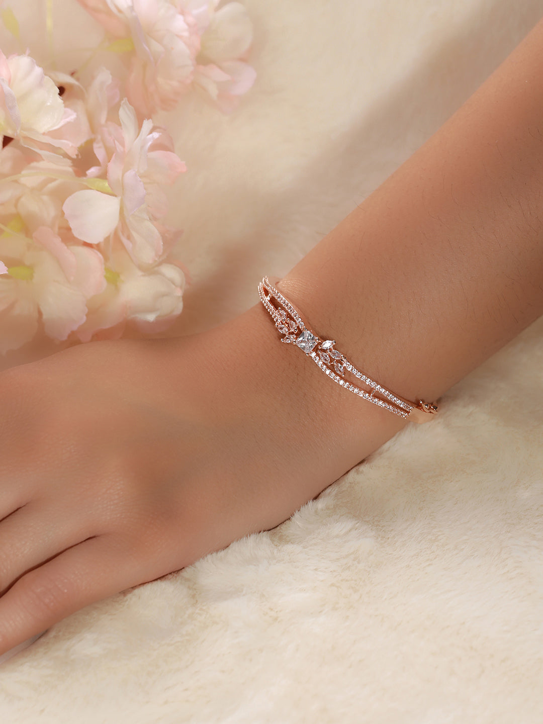 Beautiful Design Premium-Grade Quality Rose Gold Bracelet for Men - Style  C155 – Soni Fashion®