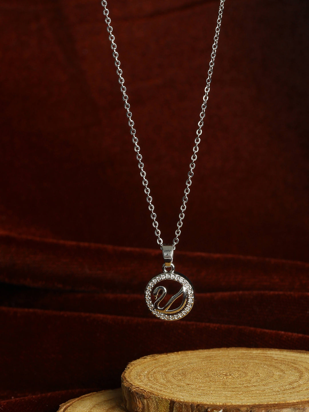 Shiny Swan-American Diamond Silver Necklace
