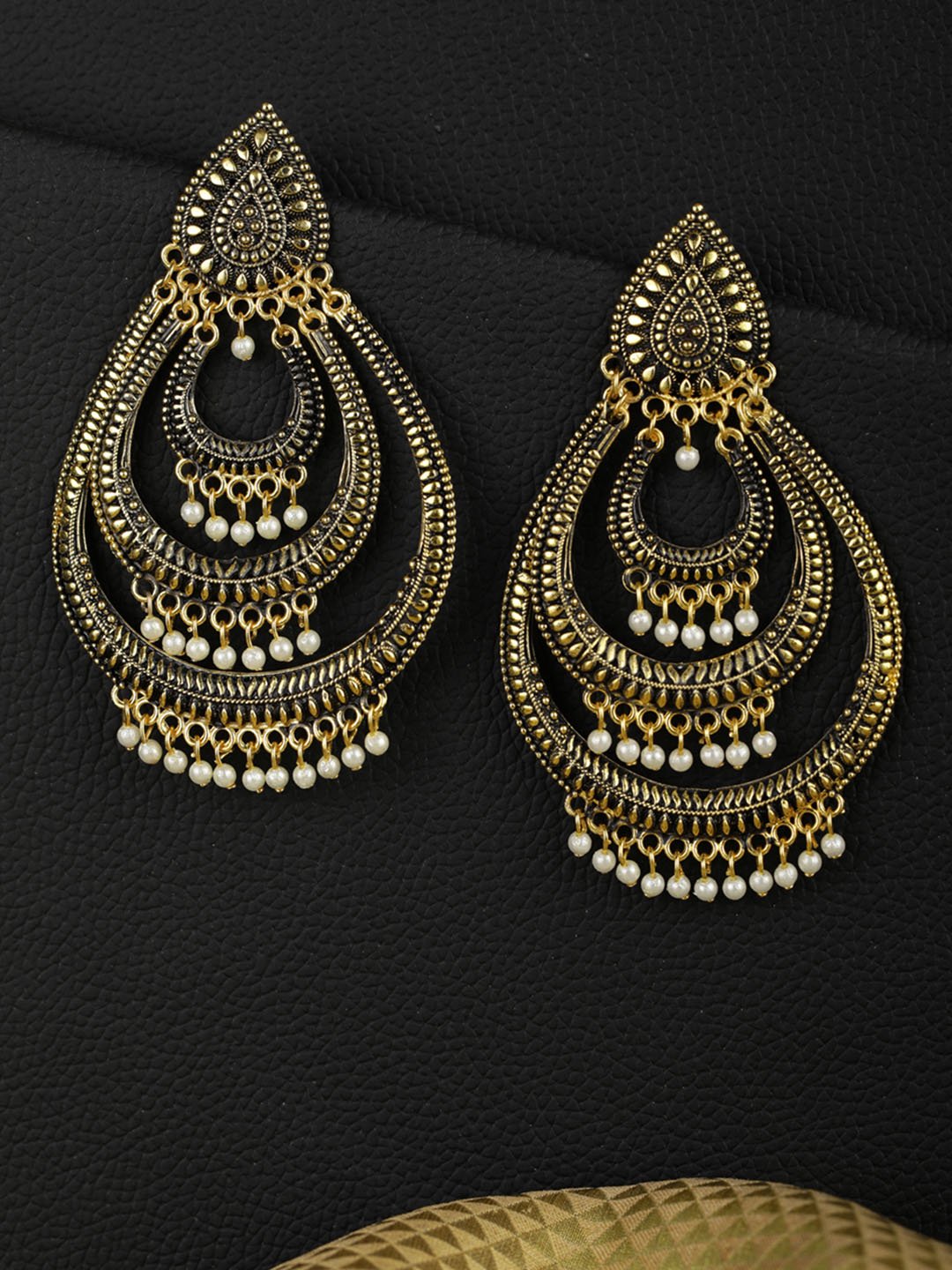 Buy Chaitra Black Beads Necklace Set - Tarinika India