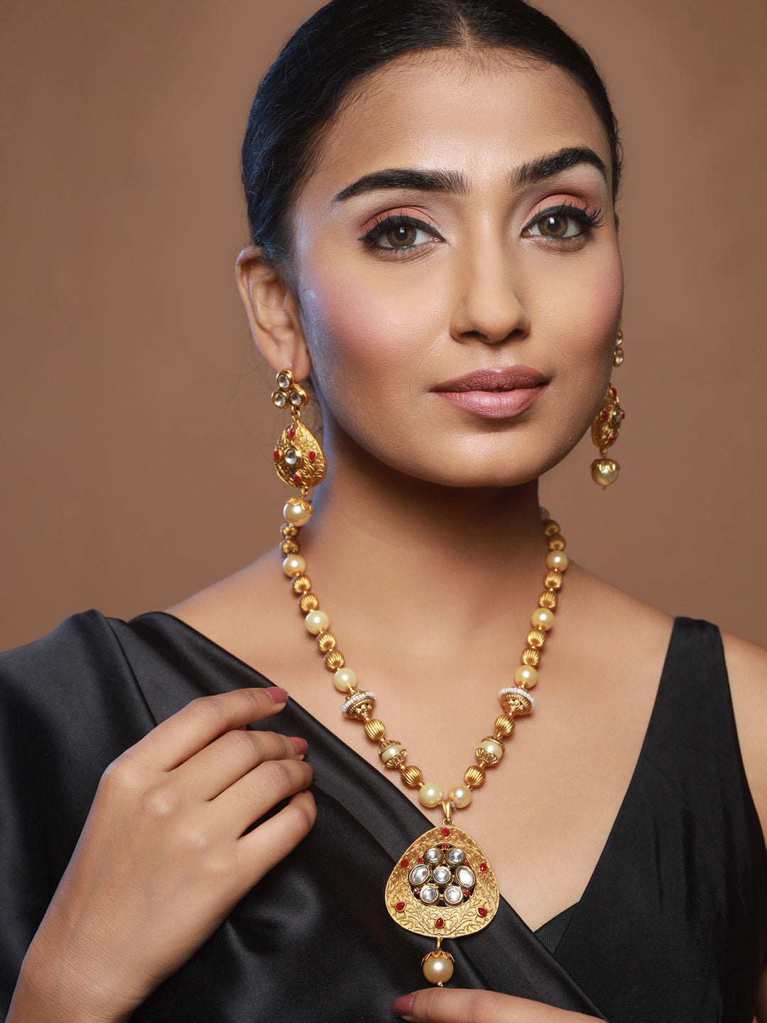 Priyaasi Stuuded Floral Kundan Pearl Gold-Plated Jewellery Set