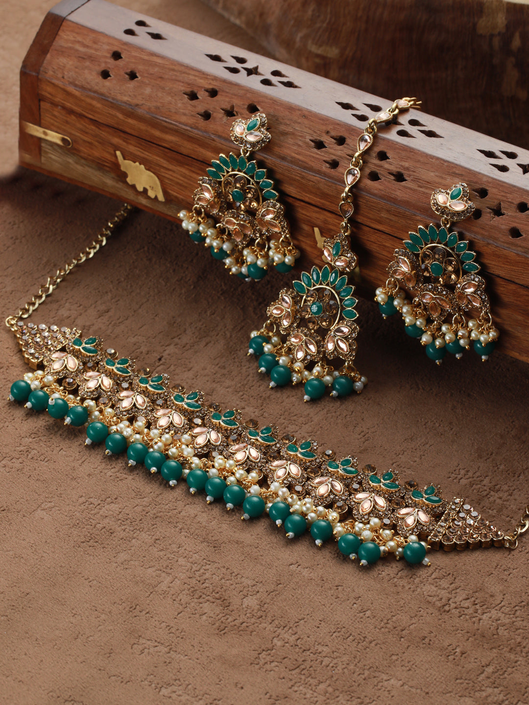 Priyaasi Green Kundan Gold-Plated Choker Jewellery Set with Maangtikka