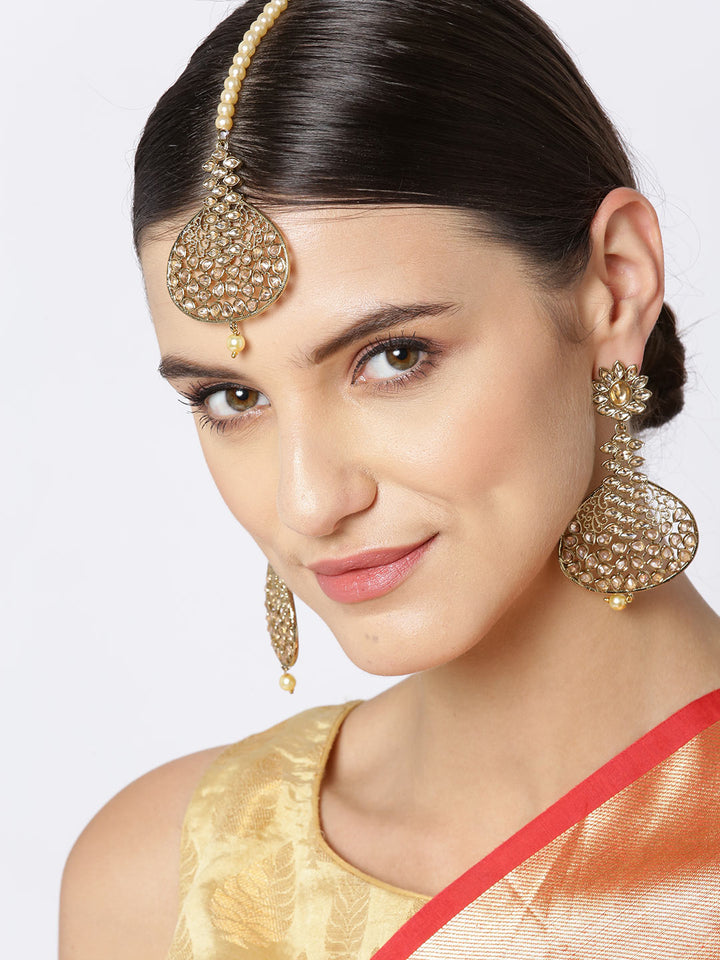 Gold-Plated Stones Studded Pearls Beaded MaangTikka And Earrings Set in Floral Pattern