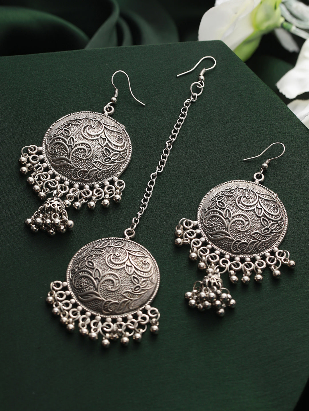 Different Styles to Wear a Sterling Silver Maang Tikka