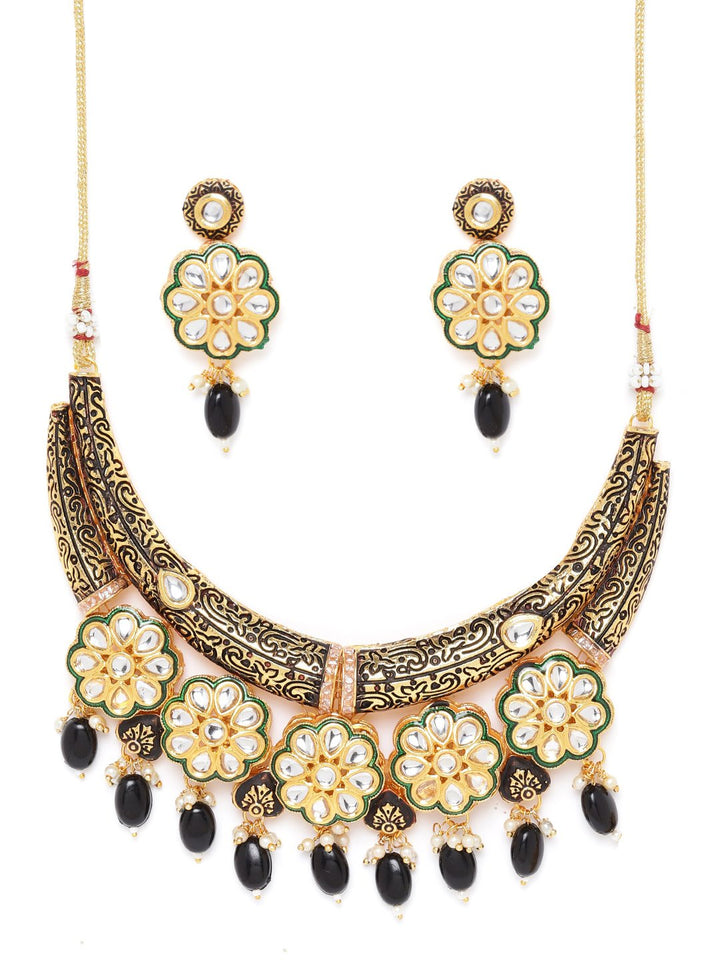 Black Beaded Kundan Gold Plated Floral Jewellery Set