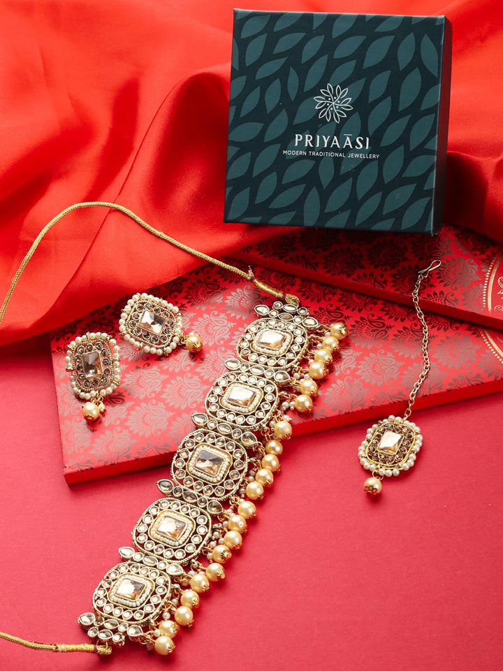 Kundan Beads Pearls Gold Plated Choker Set with Maang Tikka