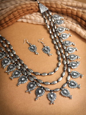 Kundan Stones Studded Silver Plated Jewellery Set