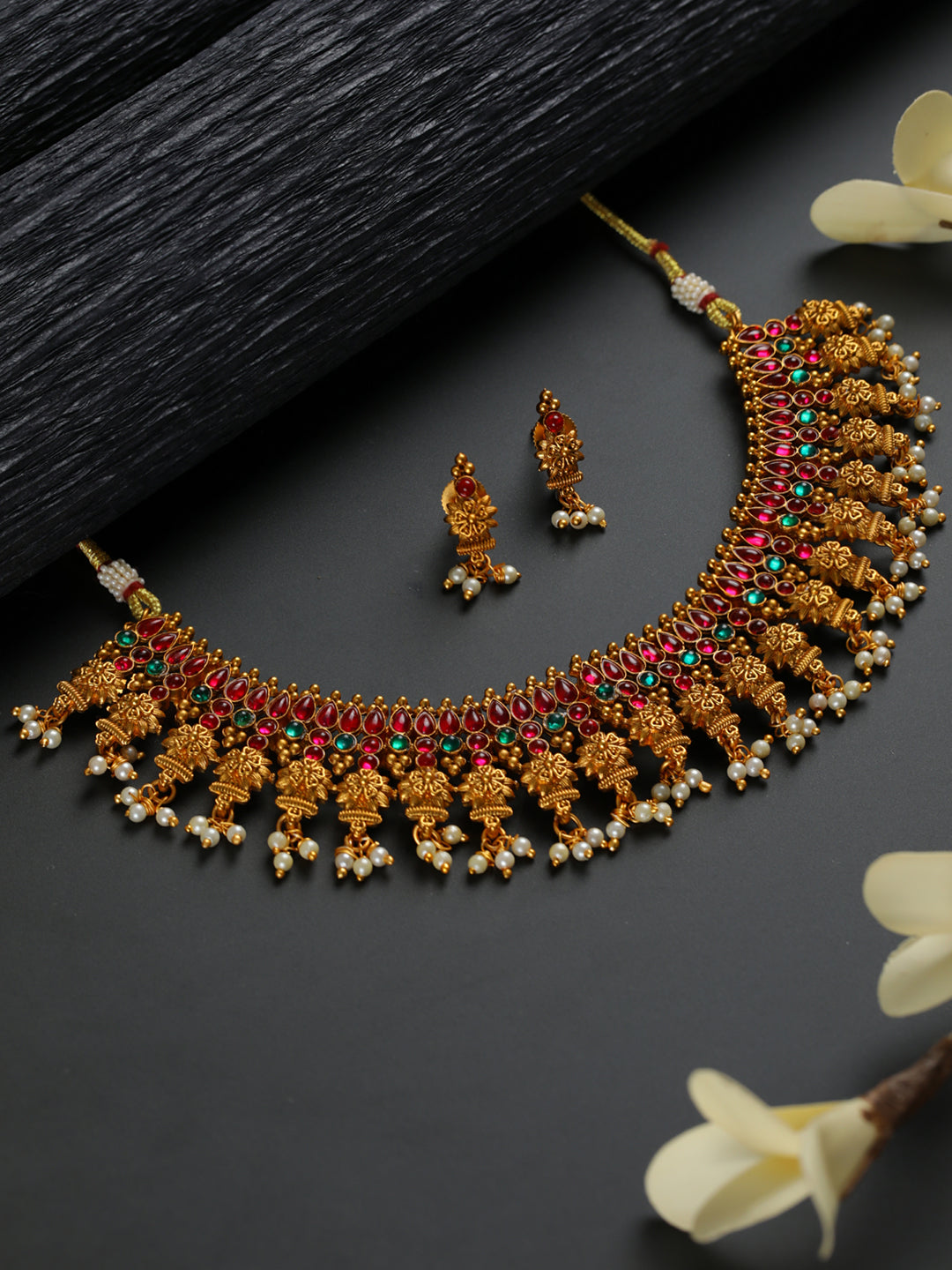 Priyaasi Traditional Floral Kemp Stone Gold-Plated Jewellery Set