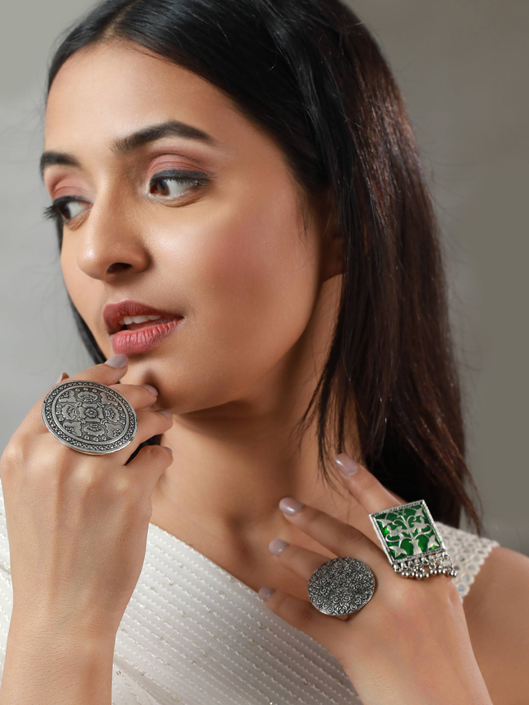 Buy Women's German Silver Oxidised Ghungroo Jewellery Set With Ring &  Nosepin online at Trendia