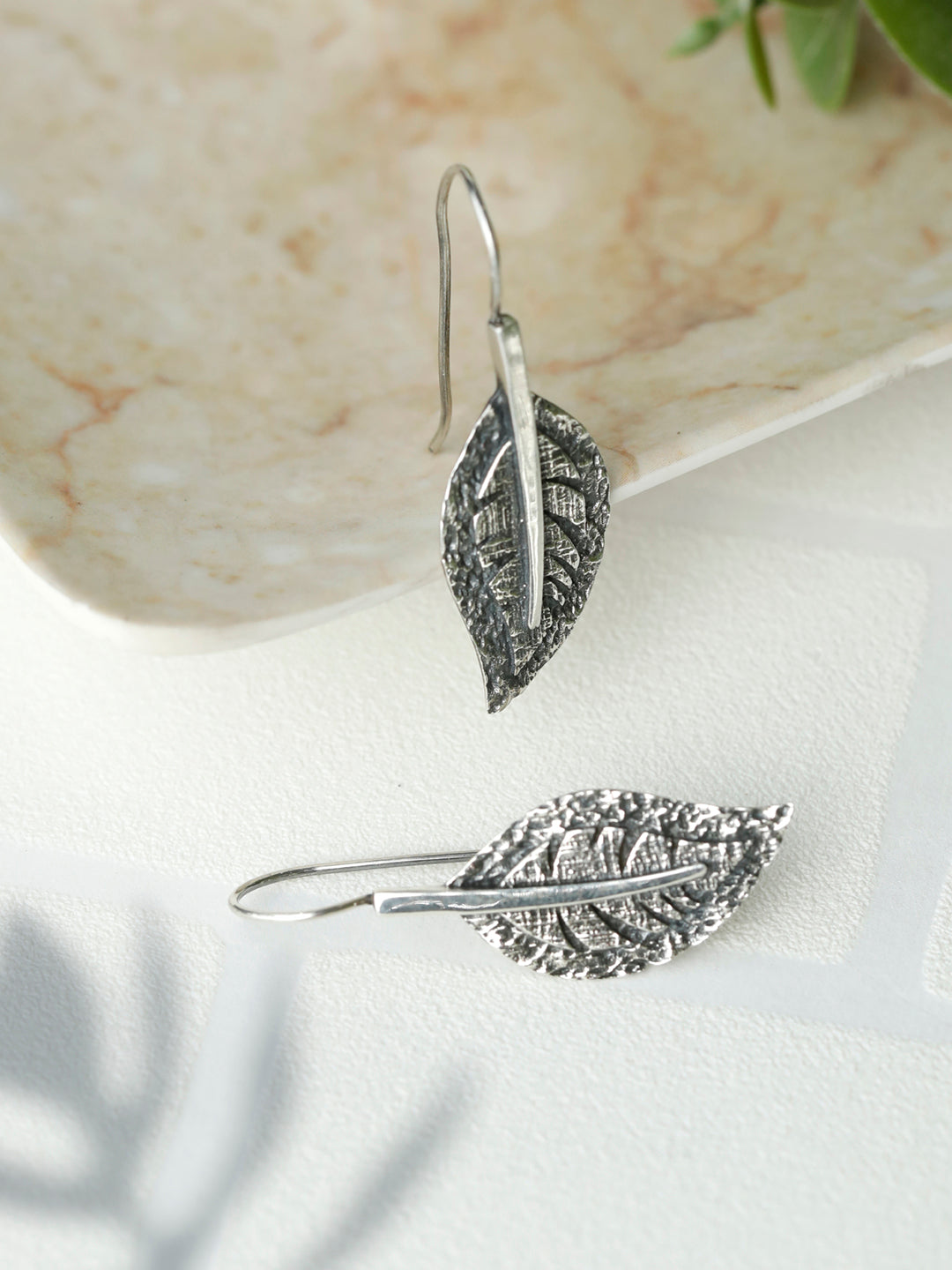 Sterling Silver Cut-Out Leaf Dangle Earrings With Hooks Nature Design –  81stgeneration