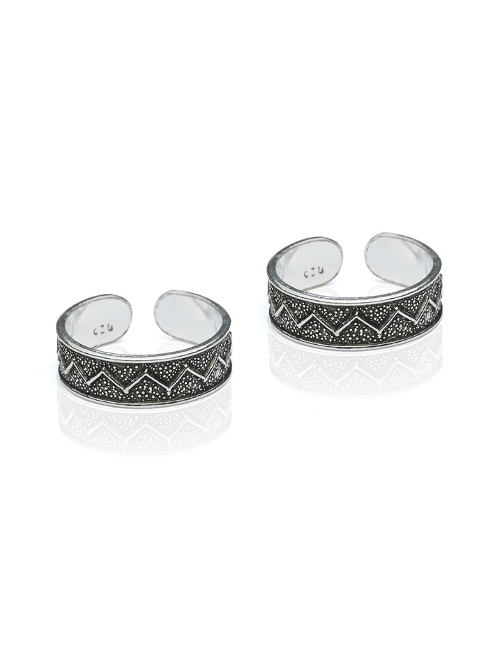 Patterned Oxidised Sterling Silver Toe Ring